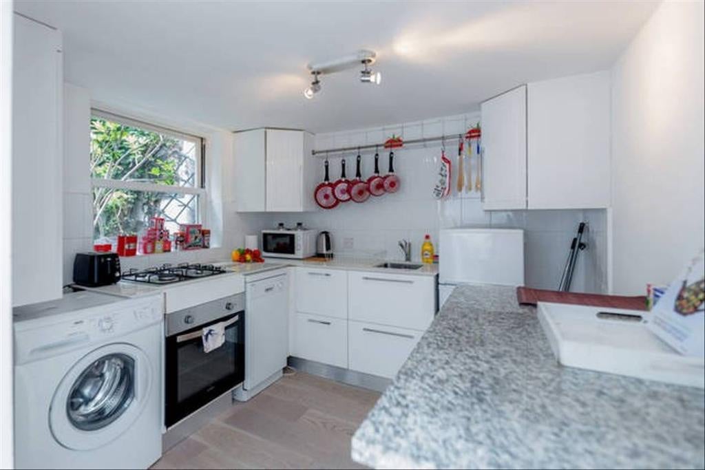 Flat Tavistock Road in Greater London