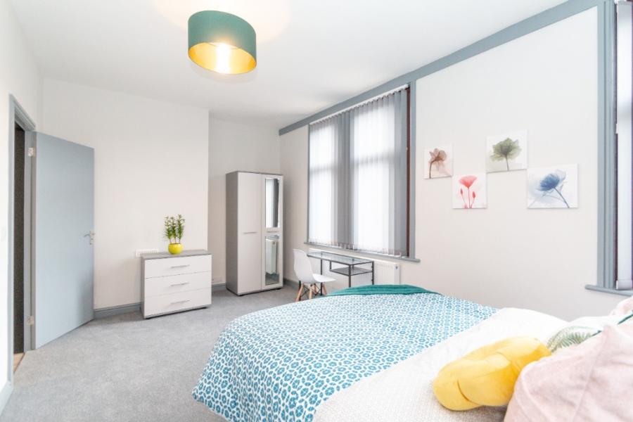 Room Ashland Avenue in Wigan