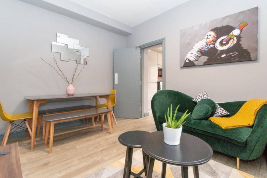 Room Ashland Avenue in Wigan