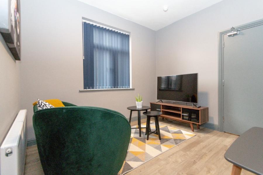 Room Ashland Avenue in Wigan