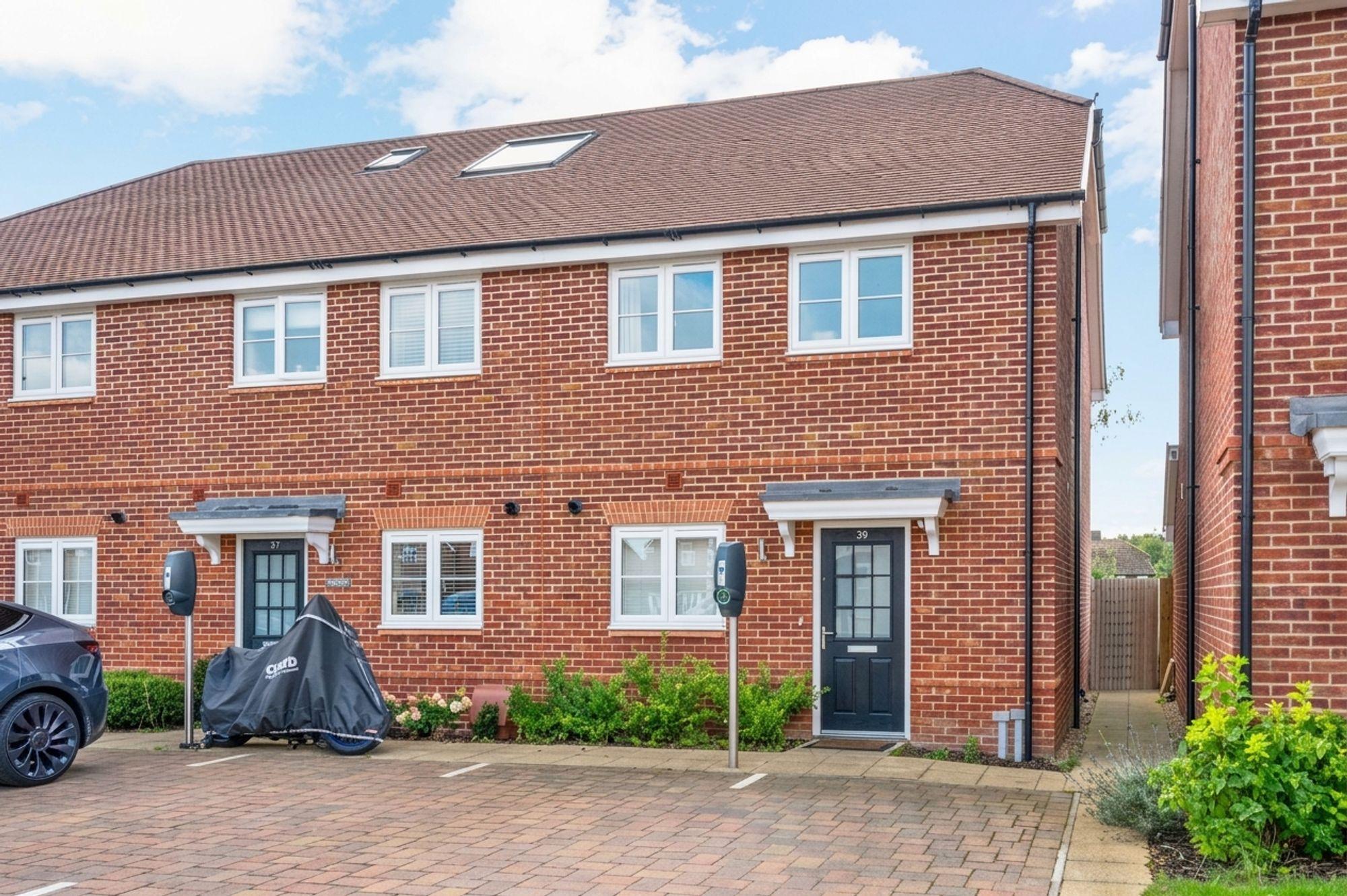 House Grant Avenue in Elmbridge