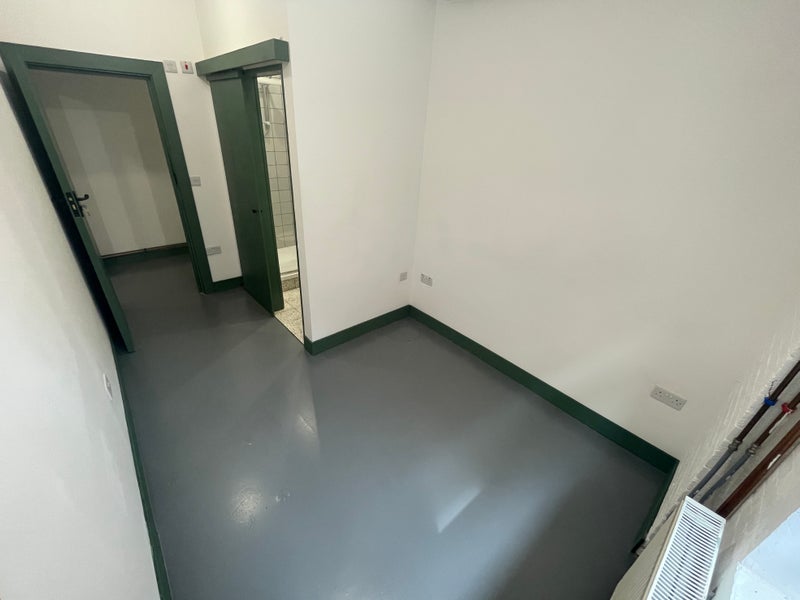 Flat Tudor Grove in Greater London