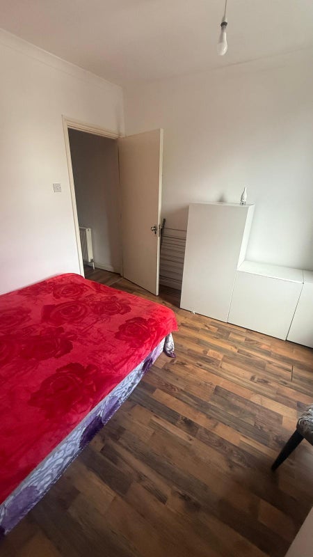 Room Bruce Road in Greater London