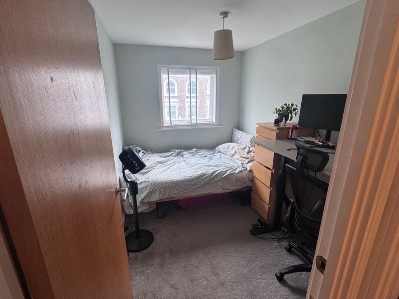 Room Clephane Road in Greater London