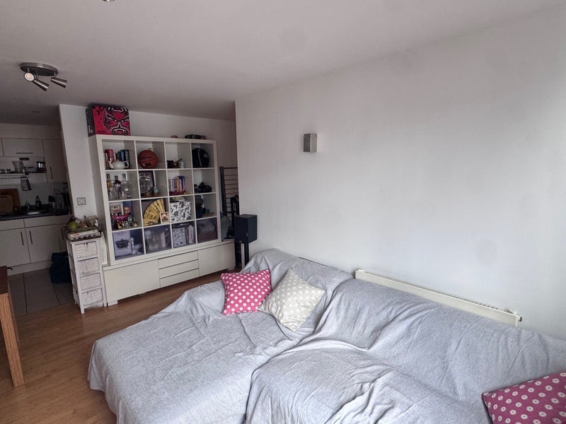 Room Clephane Road in Greater London