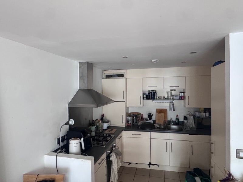 Room Clephane Road in Greater London
