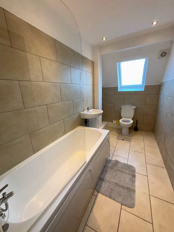 Room Oakfield Road in Sandwell