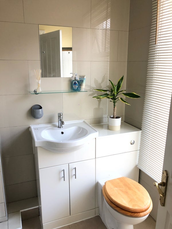 Room Waddon Road in Greater London