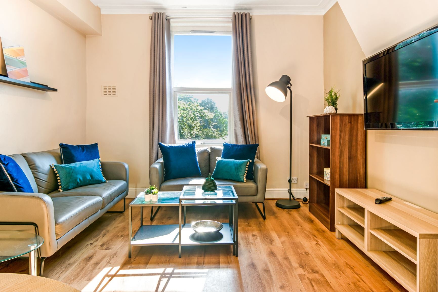 Flat Winstanley Terrace in Leeds