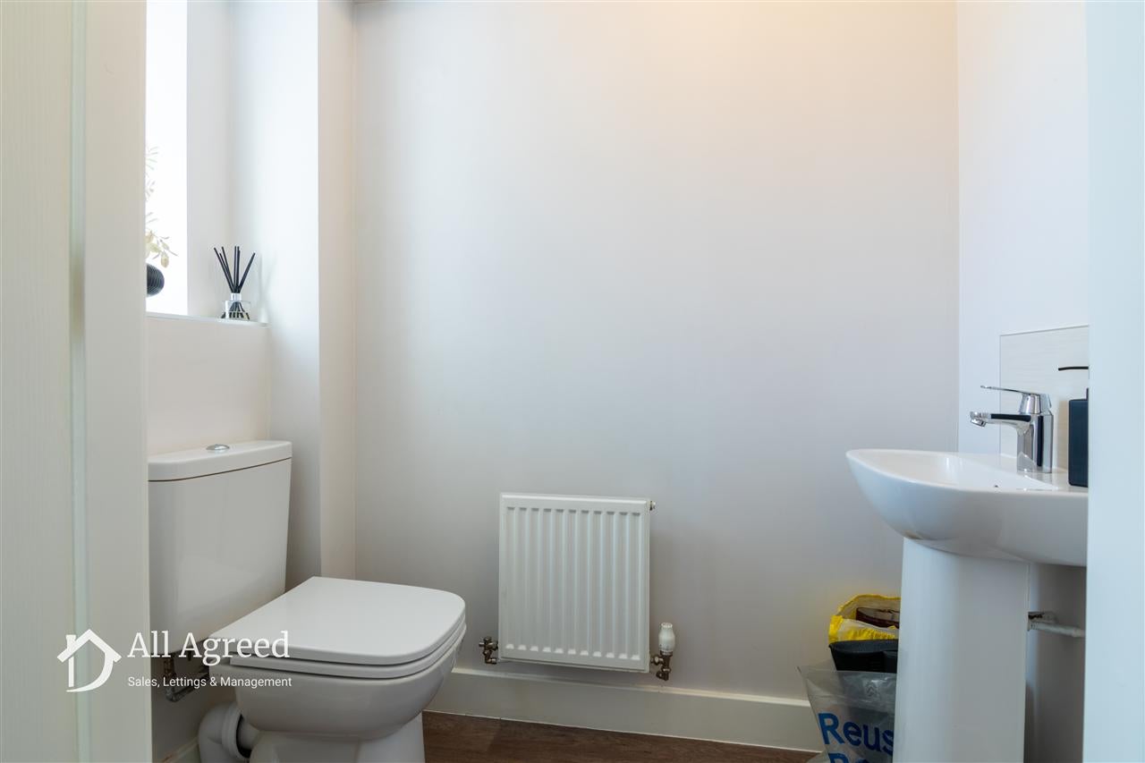 House Sovereign Gardens in Ashfield