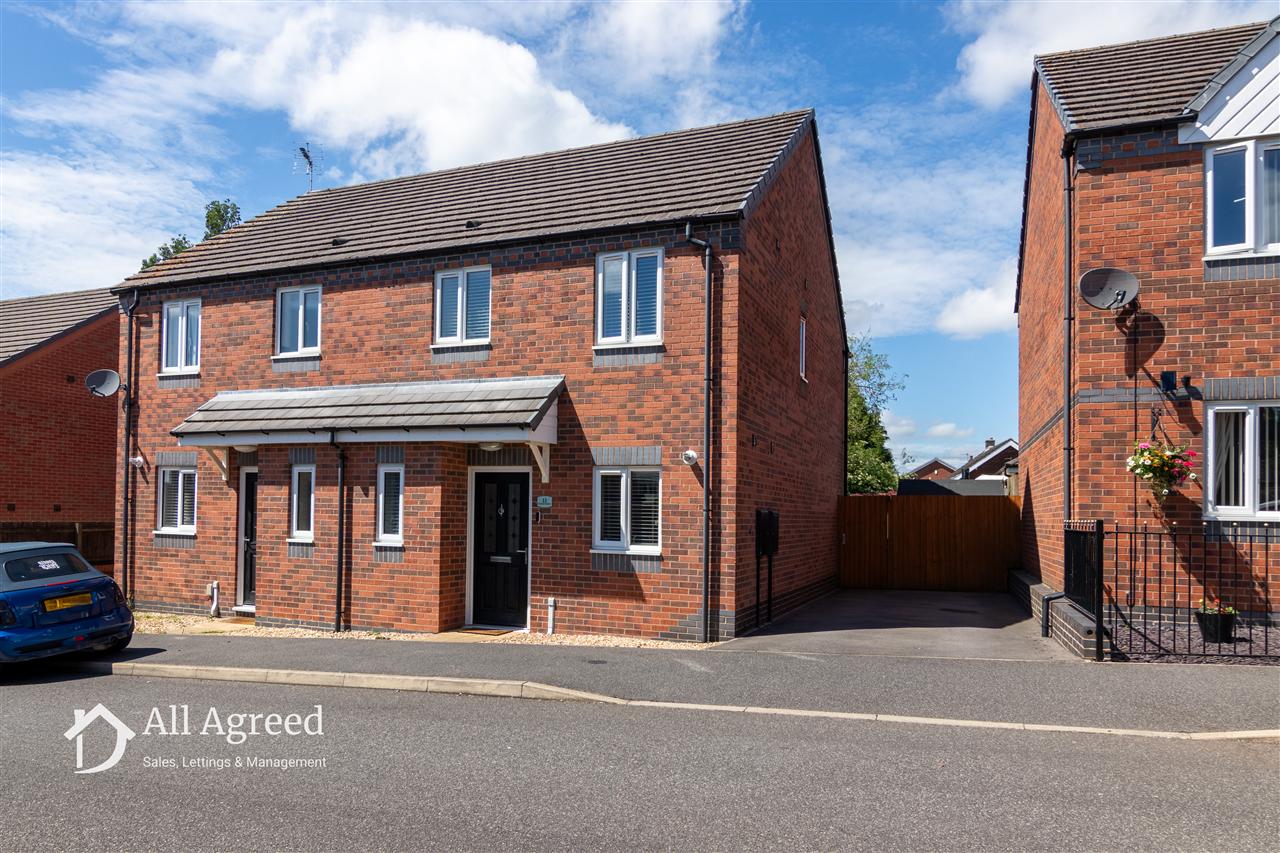 House Sovereign Gardens in Ashfield