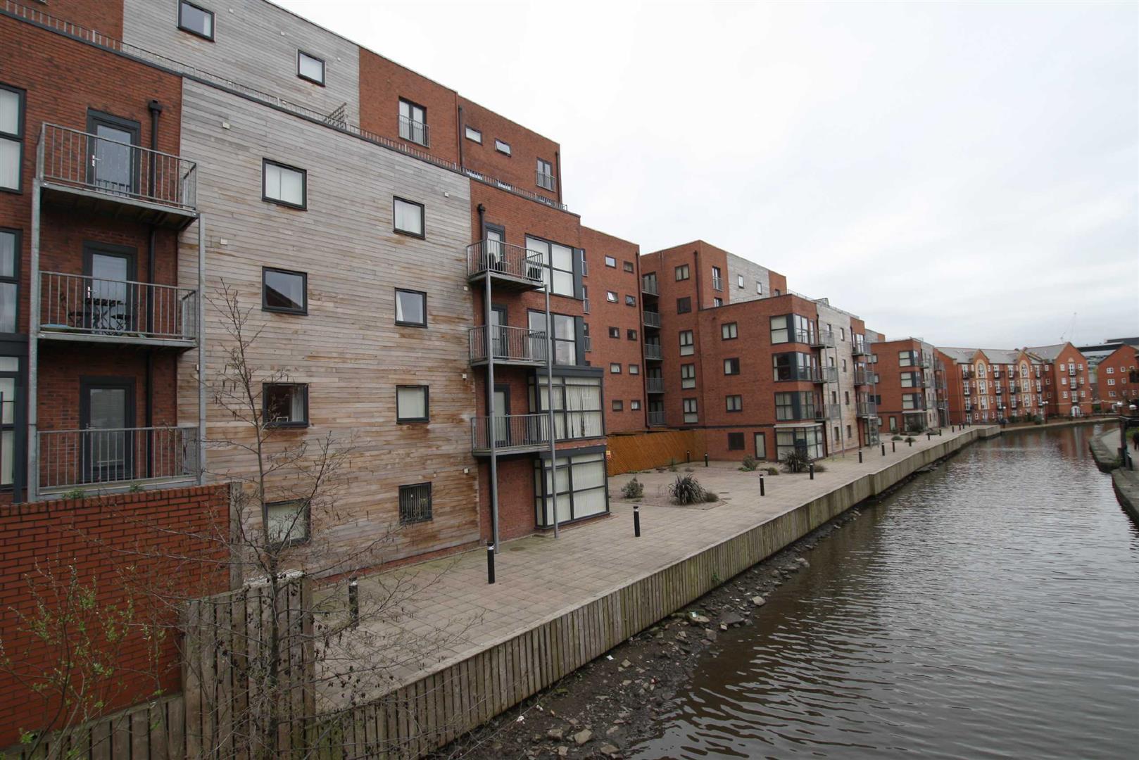 Flat Chapeltown Street in Manchester