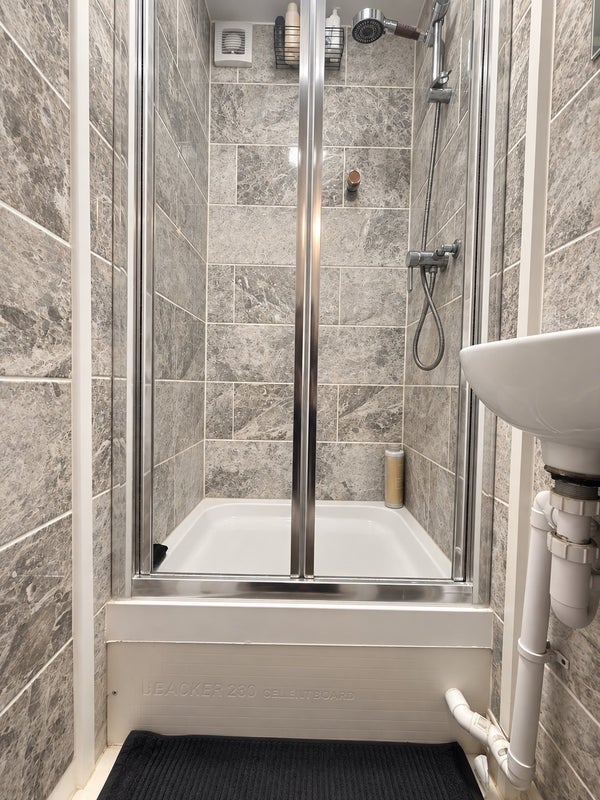 Room Breasley Close in Greater London