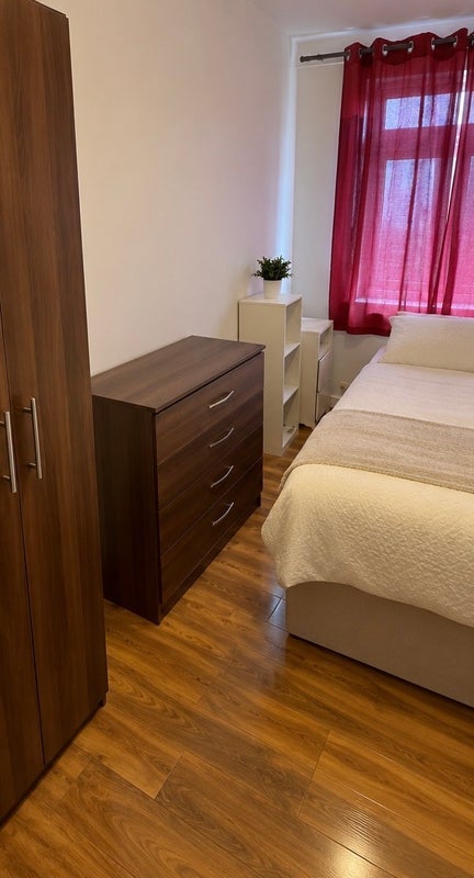Room Breasley Close in Greater London