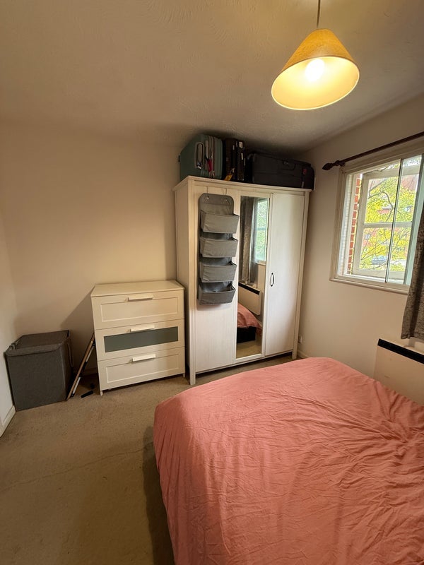 Room Curtis Drive in Greater London