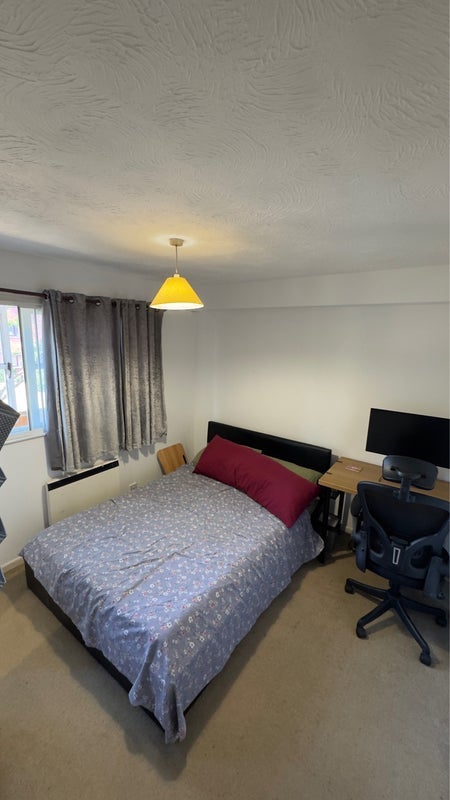 Room Curtis Drive in Greater London