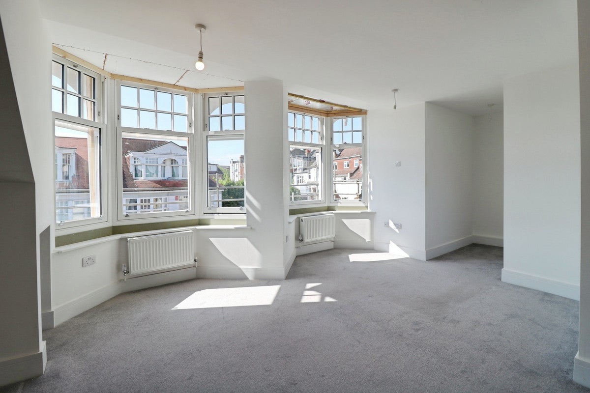 Flat Carlton Avenue in Southend-on-Sea