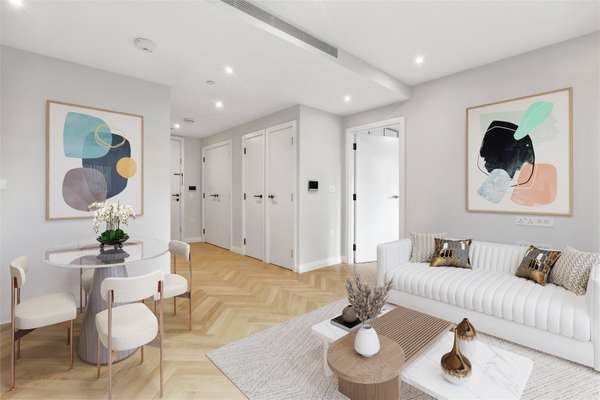 Flat Michael Road in Greater London