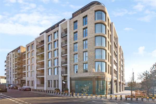 Flat Michael Road in Greater London