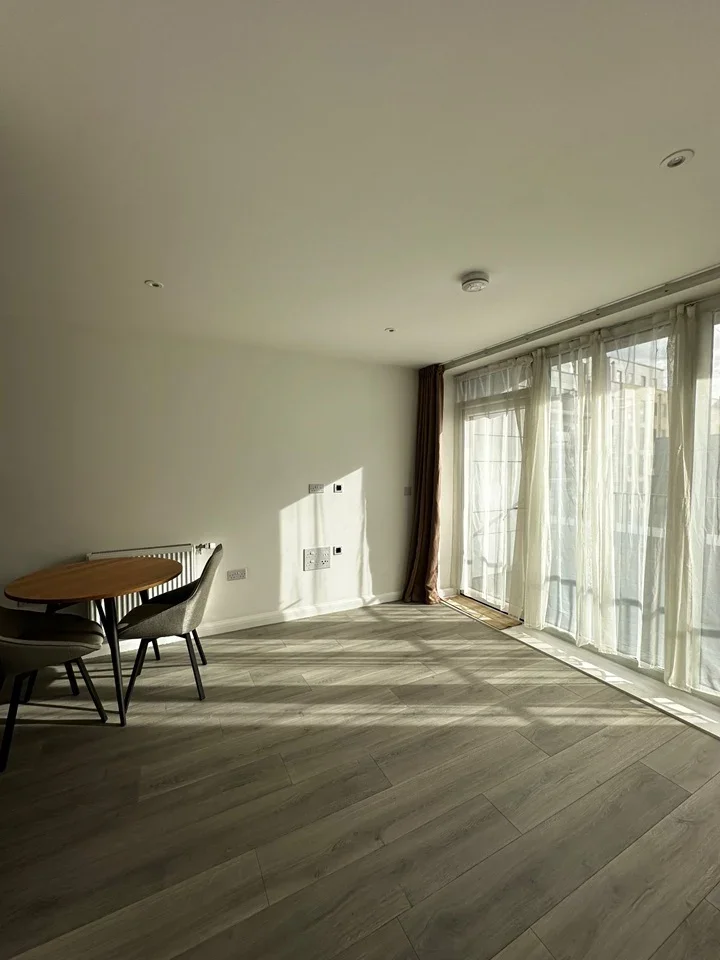 Flat Lowfield Street in Dartford
