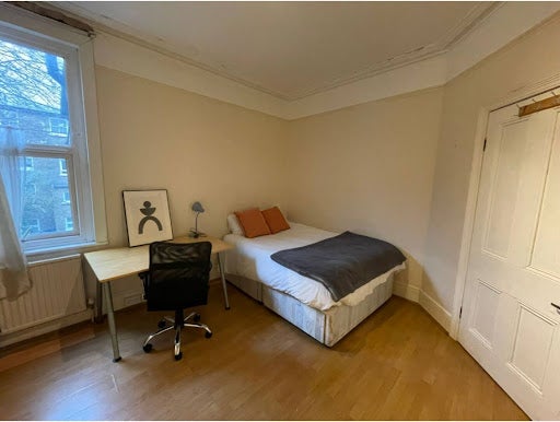 Room Northcote Avenue in Greater London