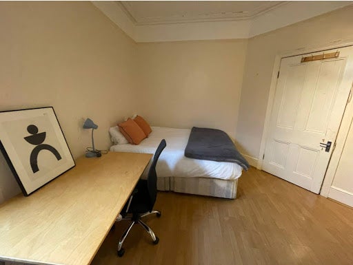 Room Northcote Avenue in Greater London