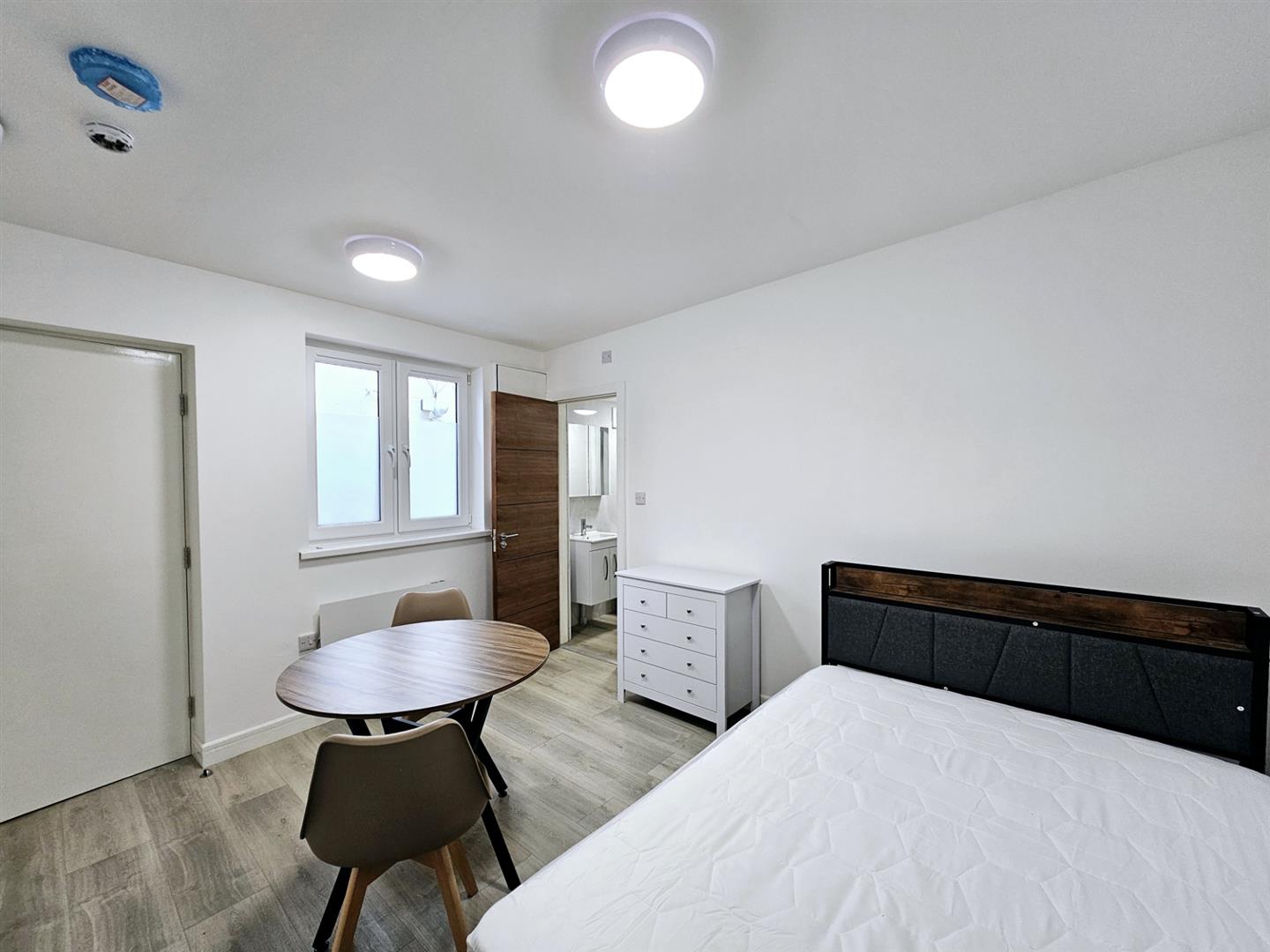 Room Hythe Street in Dartford