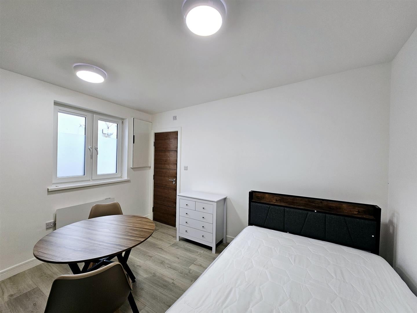 Room Hythe Street in Dartford