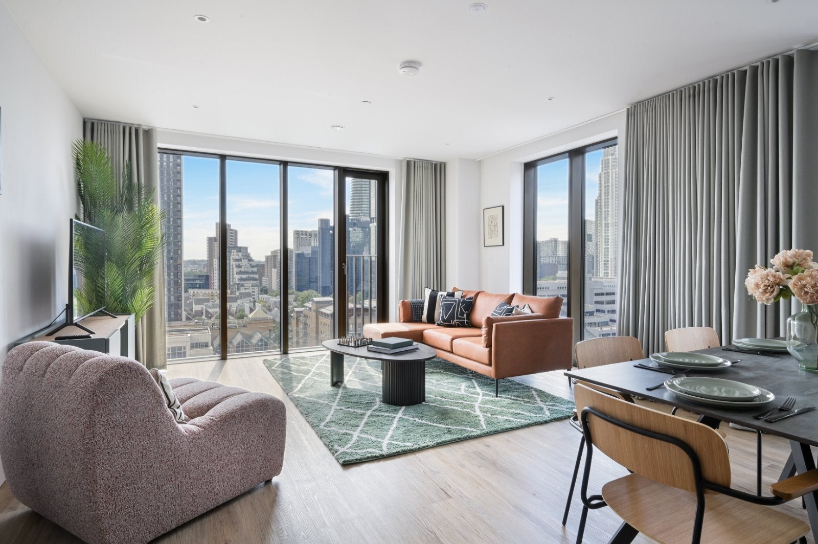 Flat Charter Street in Greater London