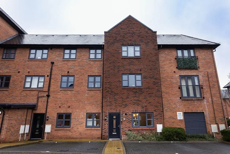 Flat Osborn Way in Hart
