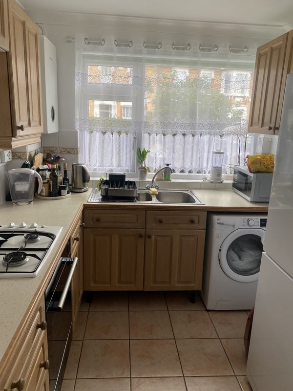 Room Princes Road in Greater London