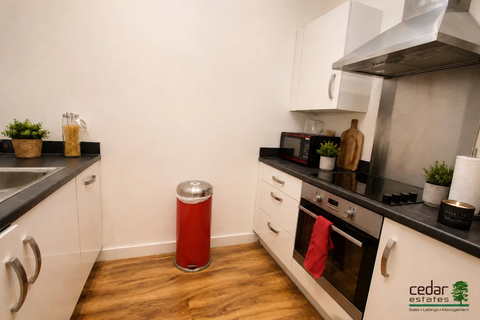 Flat Imperial Drive in Greater London