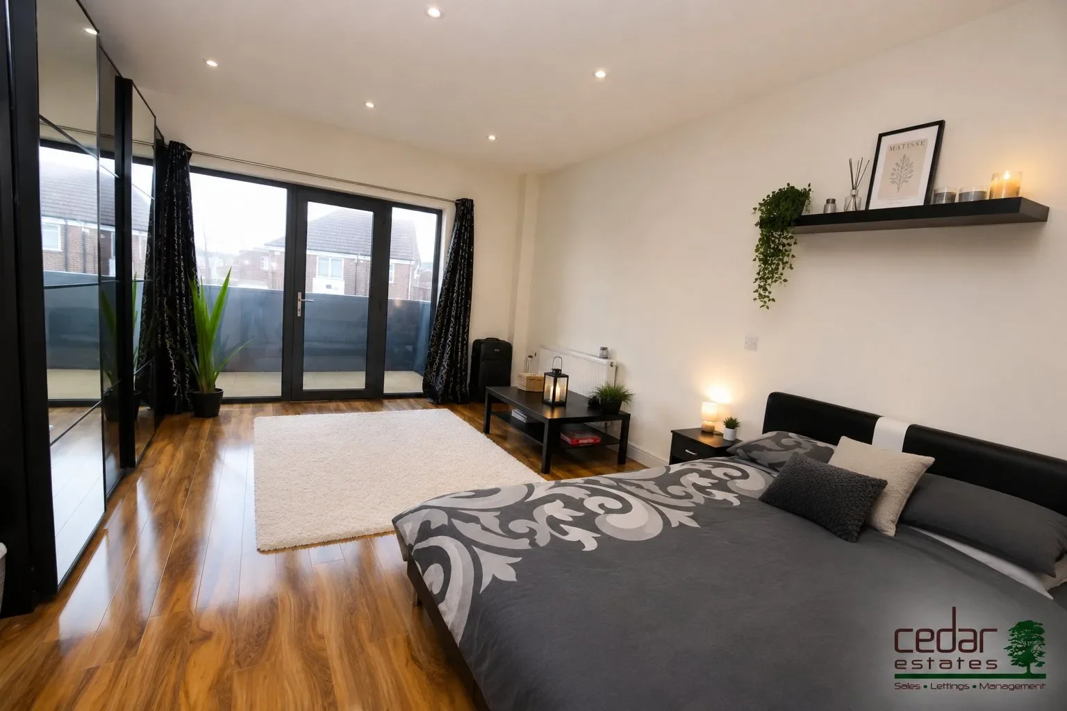 Flat Imperial Drive in Greater London