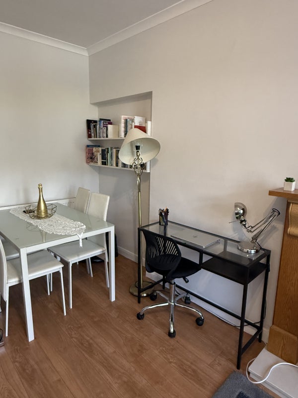 Room Craigmont Drive in Glasgow