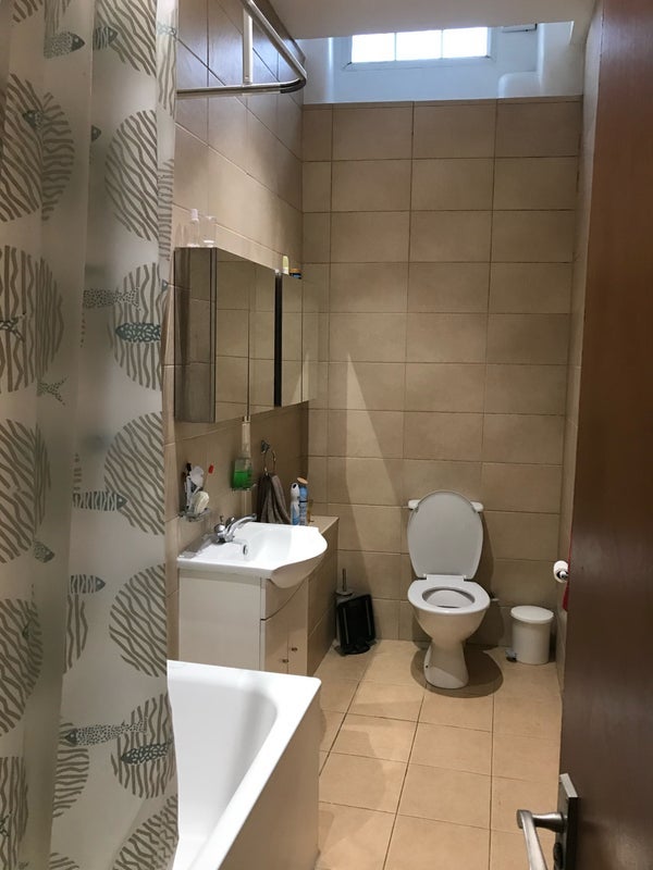 Room Goldhawk Road in Greater London