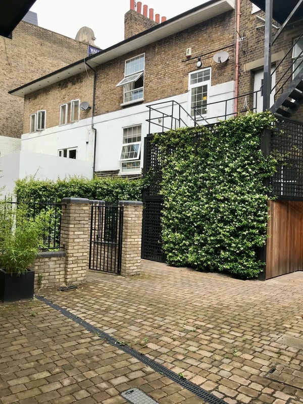 Room Goldhawk Road in Greater London