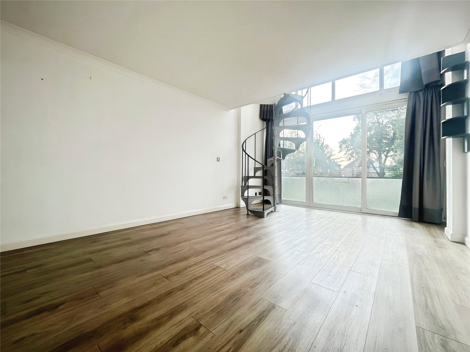 Flat Wheatlands in Greater London