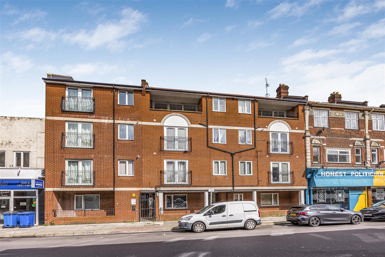 Flat Worsley Road in Portsmouth