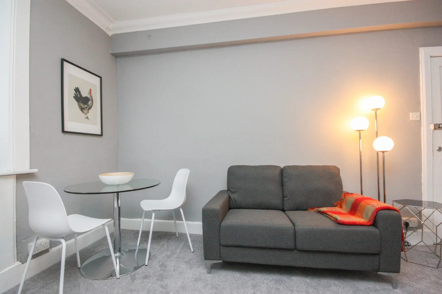 Flat Kew Terrace in Glasgow