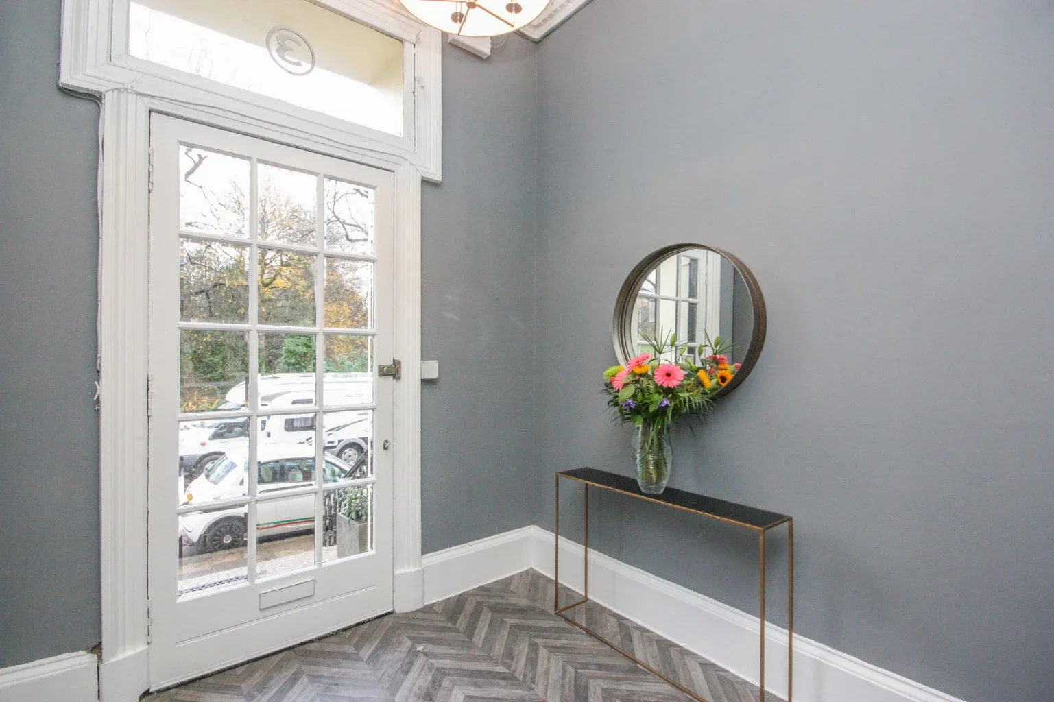 Flat Kew Terrace in Glasgow