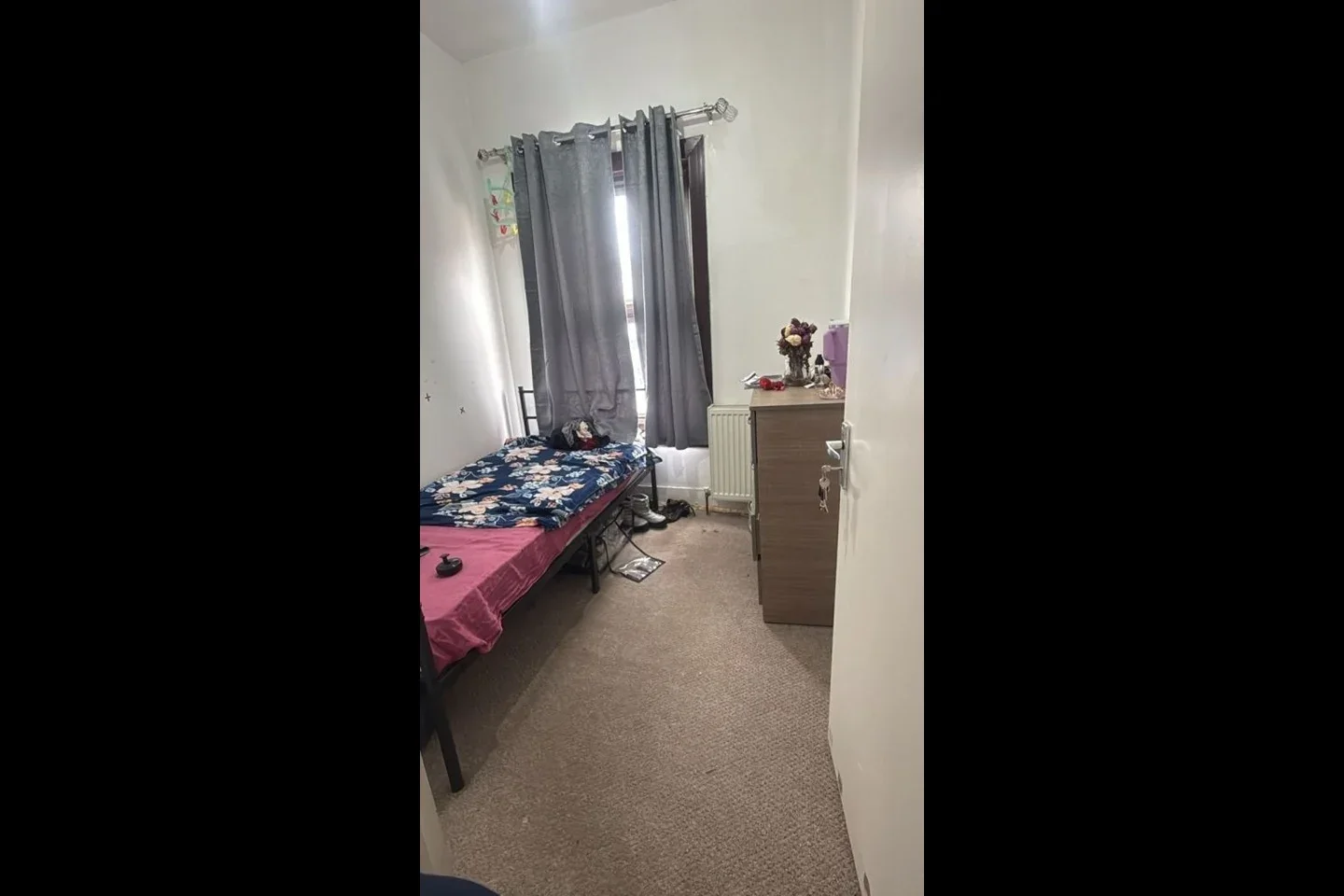 Room Romford Road in Greater London
