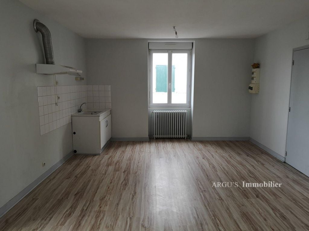 Appartement D 7 à Saint-Pierre-d'Exideuil
