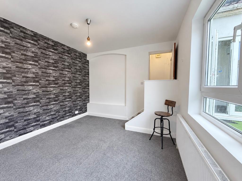 Flat Sutton Road in Southend-on-Sea