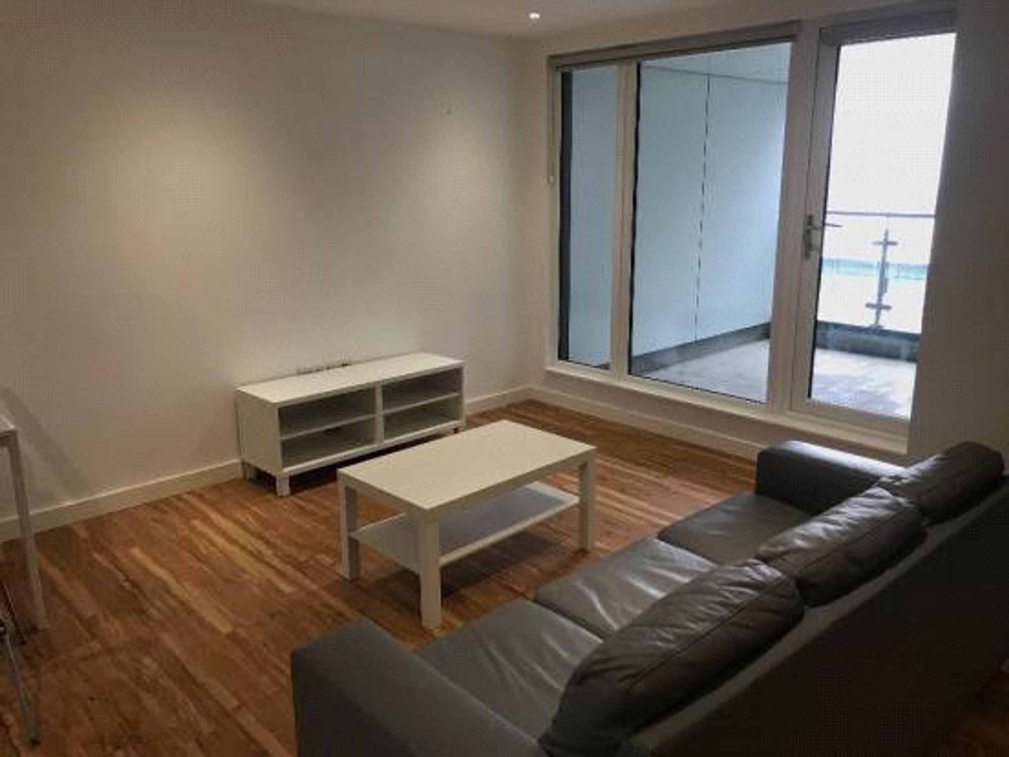 Flat Elmira Way in Salford