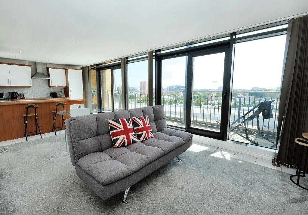 Flat Middlewood Street in Salford
