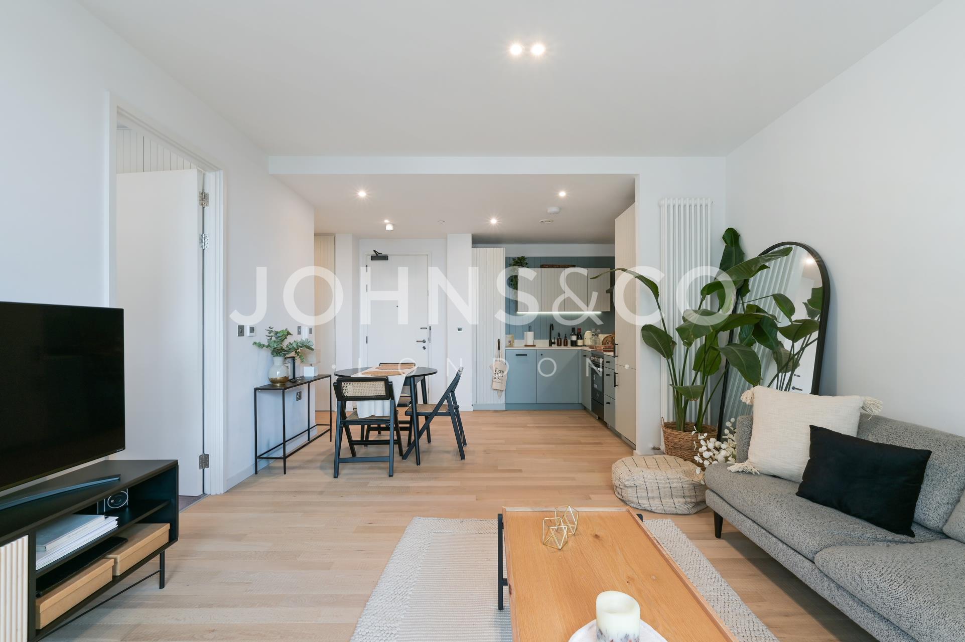 Flat Kingham Avenue in Greater London