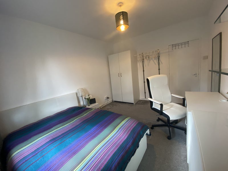 Room Lancaster Court in Greater London