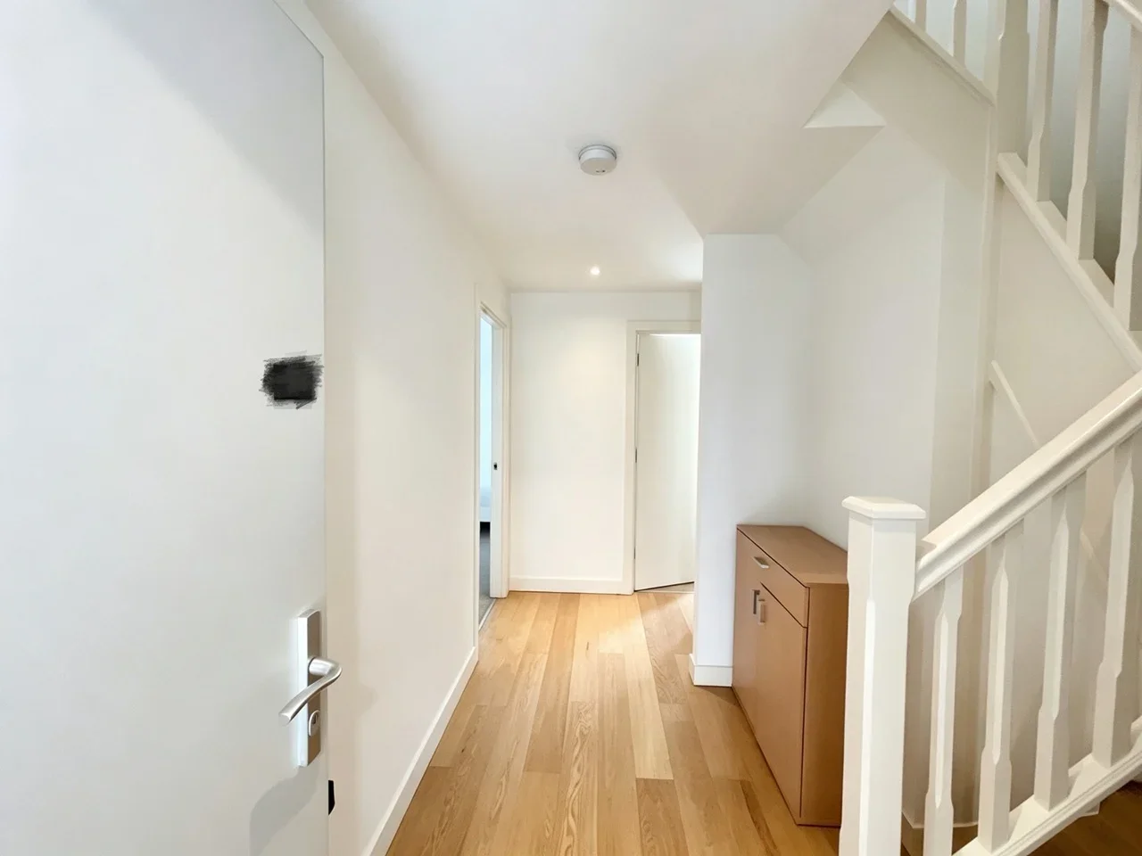 Flat Station Approach in Greater London