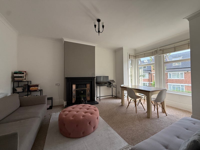 Room Grafton Road in Greater London