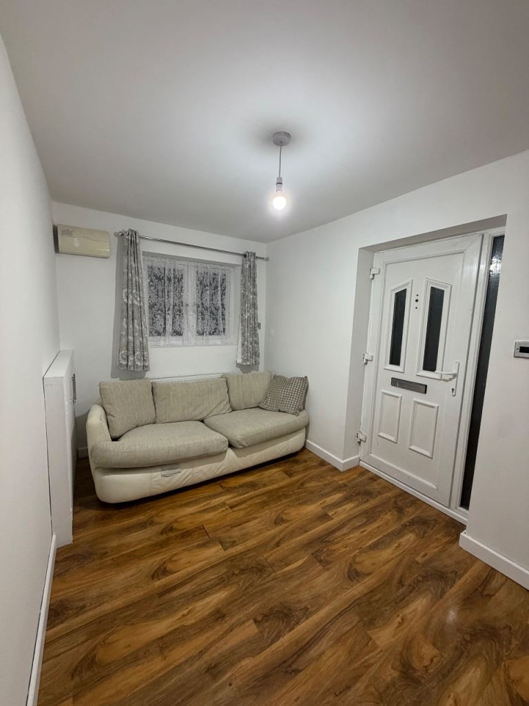House Leafield Rise in Milton Keynes